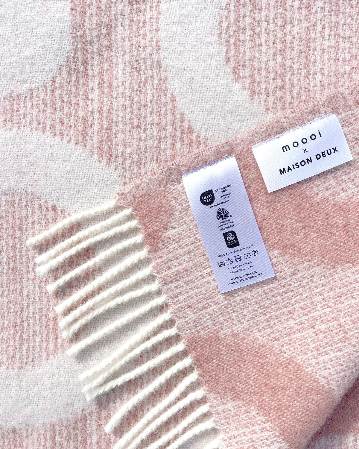 Moooi Blanket - Umbrella Squid Dusty Pink