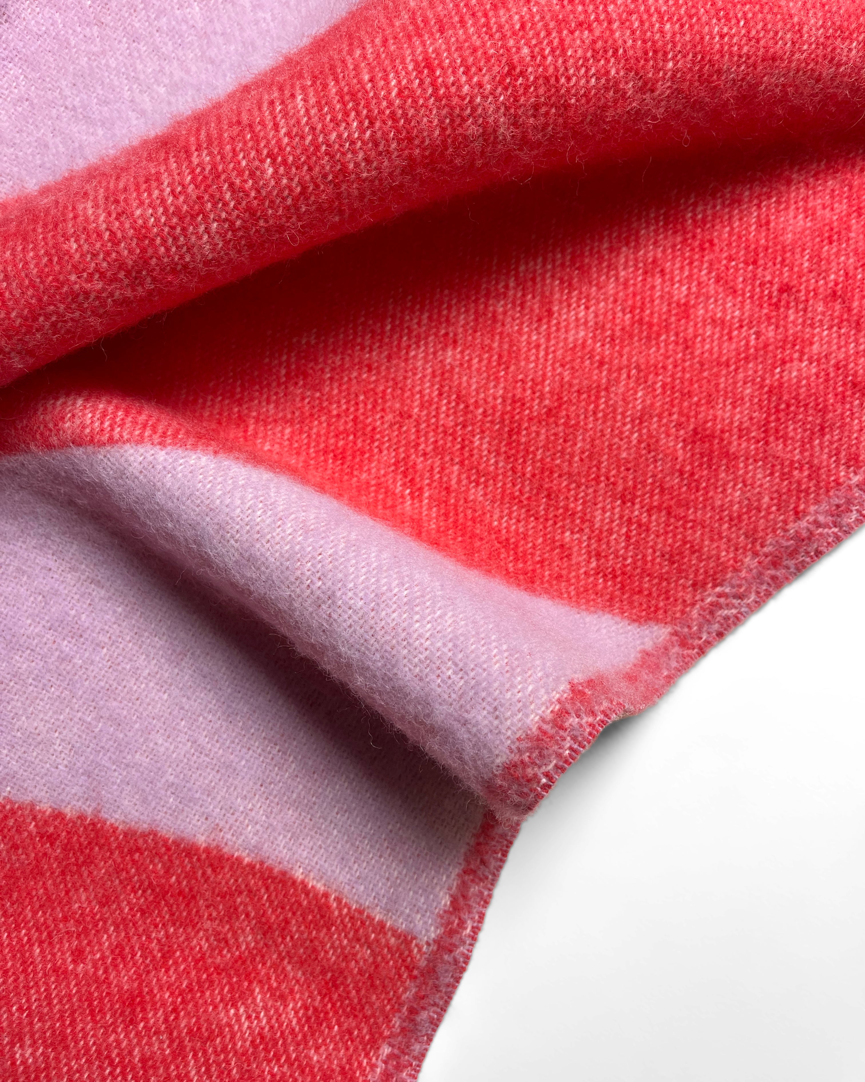 Couverture Swirl Lilas Rouge