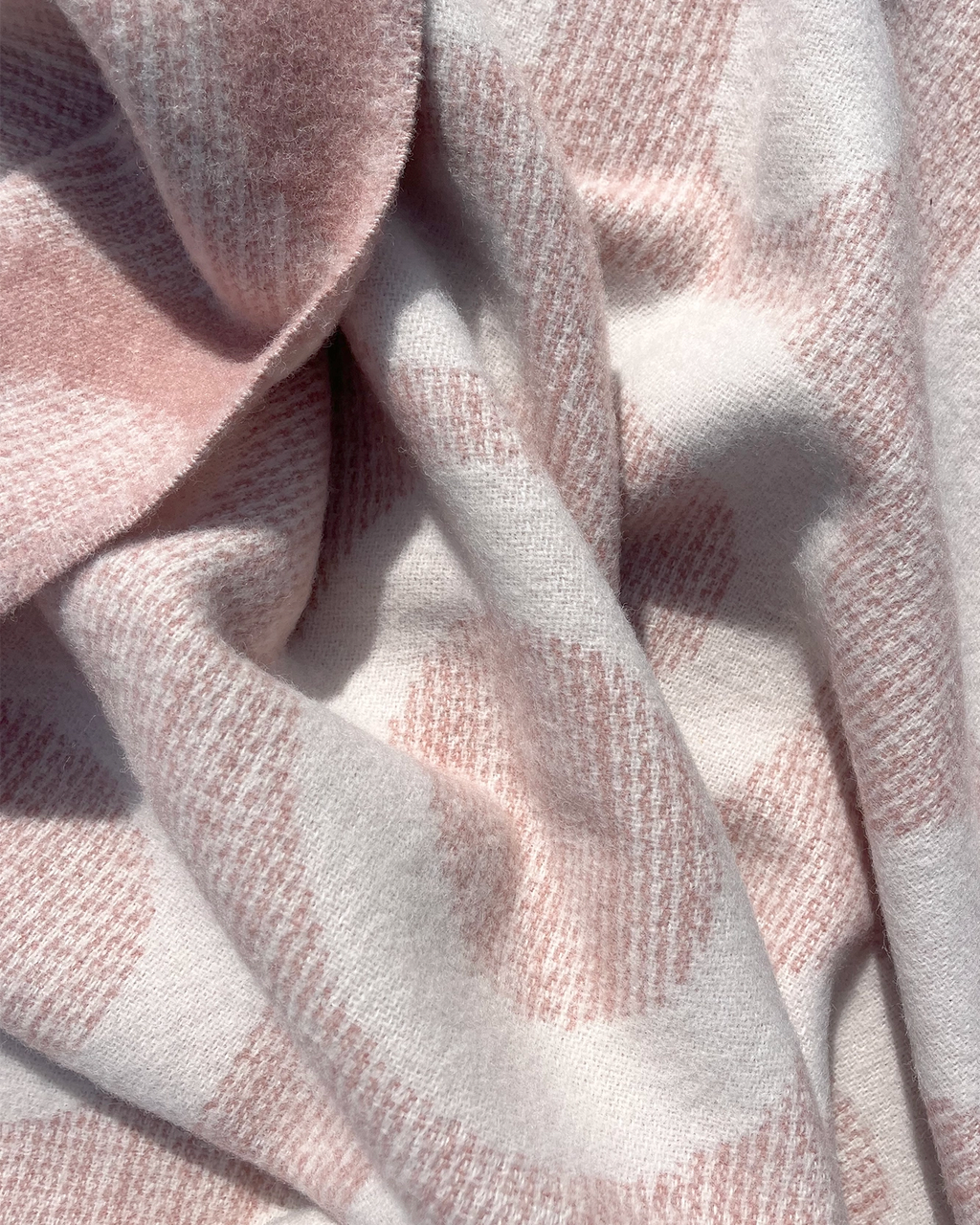 Moooi Blanket - Umbrella Squid Dusty Pink