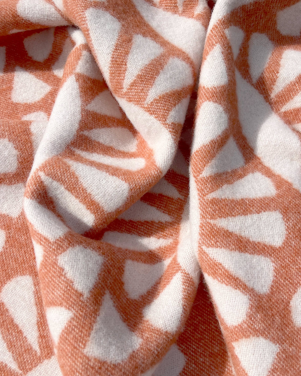 Moooi Blanket - Woodblock Beetle Rust Cream
