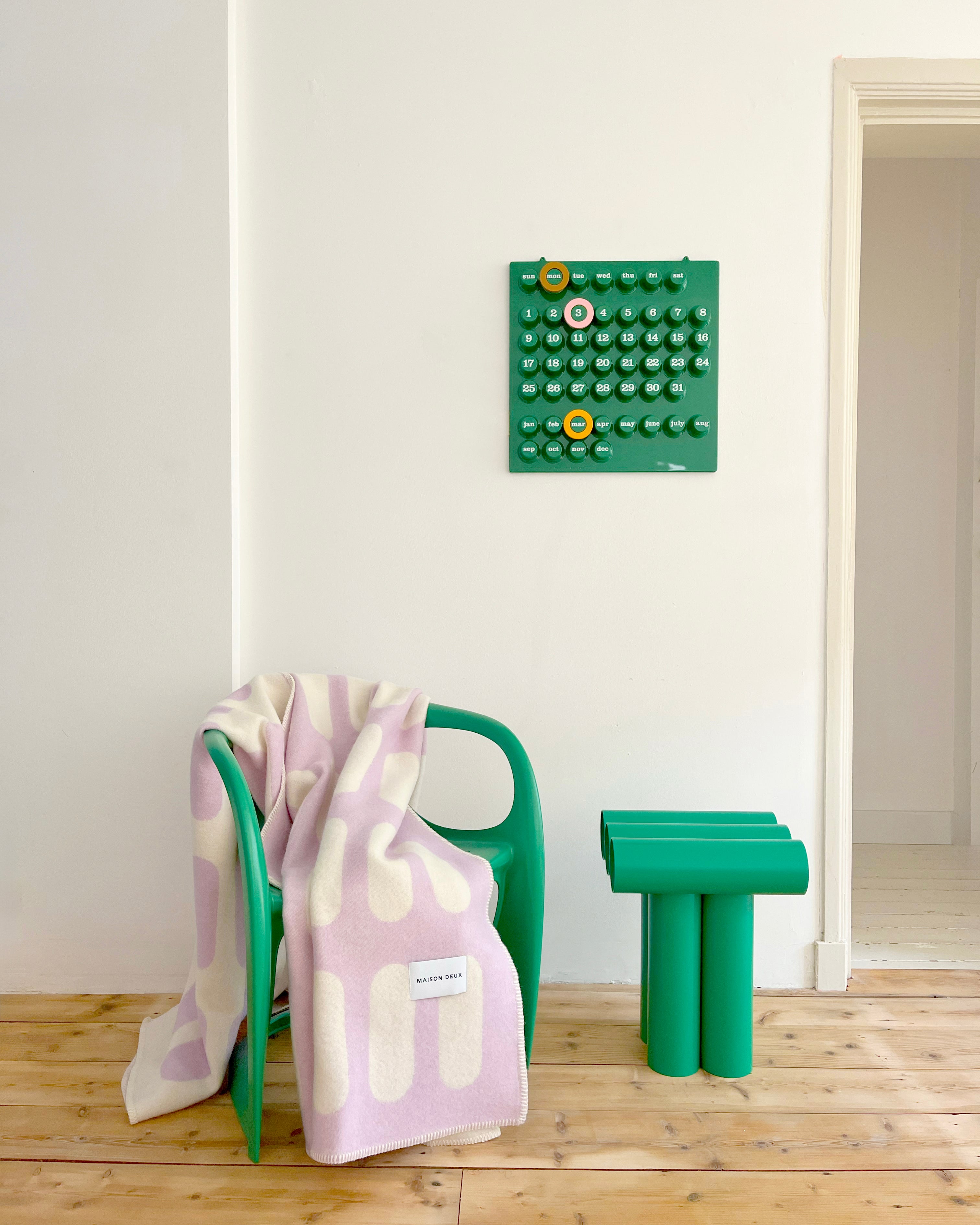 Chill Pill Plaid Lila