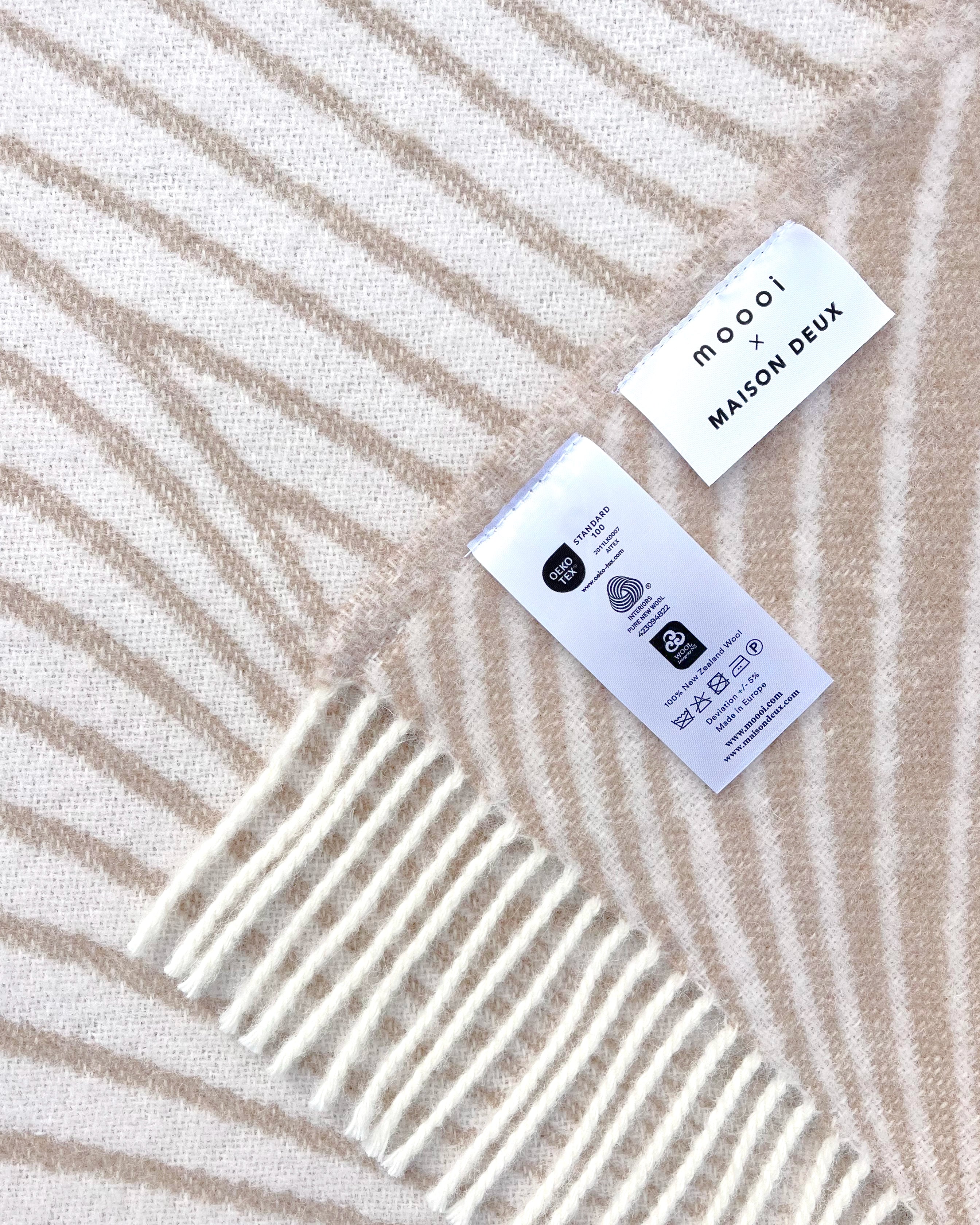 Moooi Blanket - Techno Bee Coffee Cream