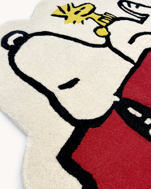 Snoopy Rug Doghouse